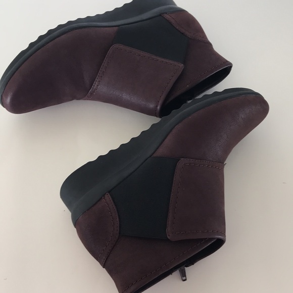 Cloudsteppers by Clarks suede booties size 8M - Picture 2 of 12